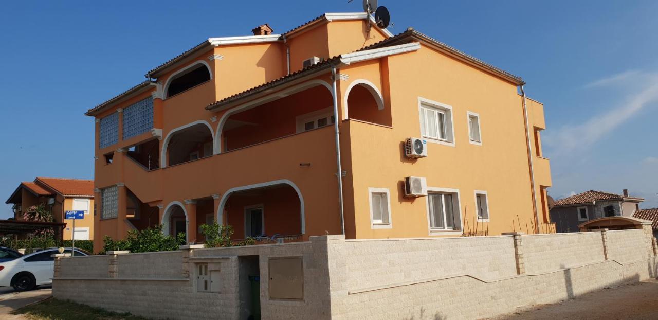 Apartmani Citrus Novigrad Filipac Екстериор снимка